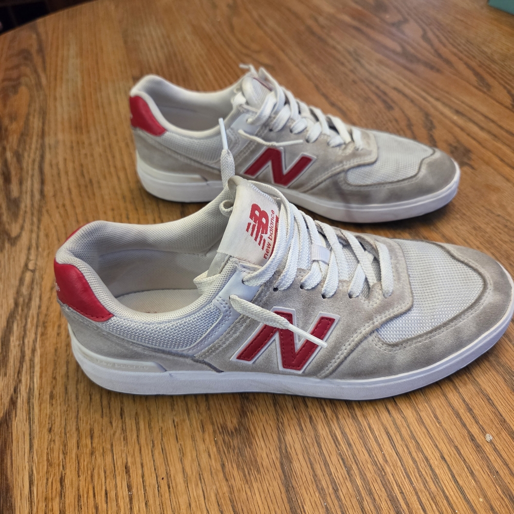 New Balance Light Gray and Red Athletic Shoes Retro - Picture 4 of 9